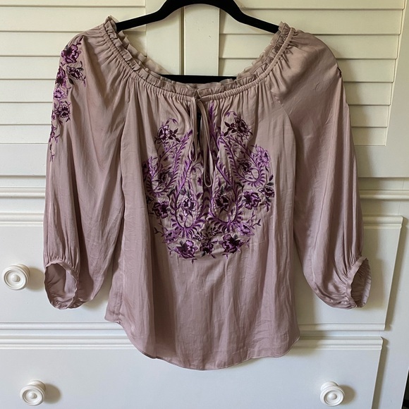 🪻 WHITE HOUSE BLACK MARKET TOP - Picture 2 of 8